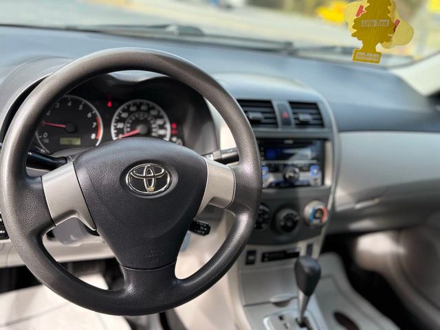 2011 Toyota Corolla Base 4dr Sedan 4A - 22943730 - 10
