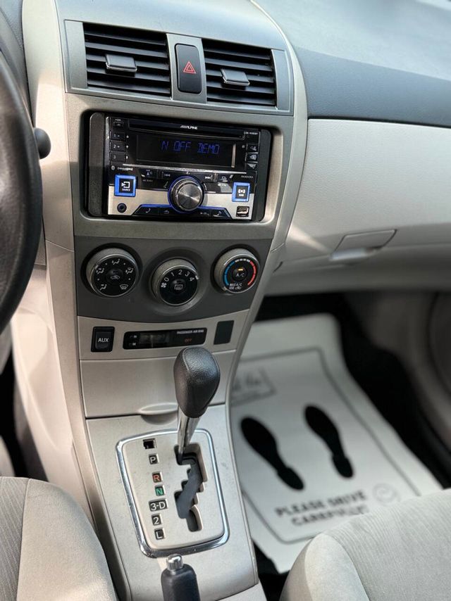 2011 Toyota Corolla Base 4dr Sedan 4A - 22943730 - 11