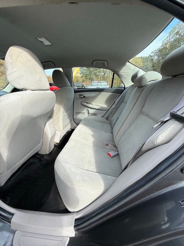 2011 Toyota Corolla Base 4dr Sedan 4A - 22943730 - 7
