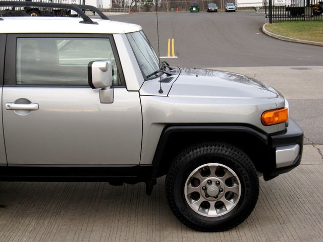 2011 Toyota FJ Cruiser 4WD 4dr Automatic - 22717772 - 9