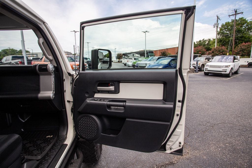 2011 Toyota FJ Cruiser 4WD 4dr Automatic - 22539179 - 16