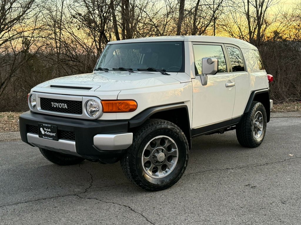 2011 Toyota FJ Cruiser 6-Speed Manual Trans, Rear Diff Lock, Upgrade / Convenience Pack - 22984371 - 0