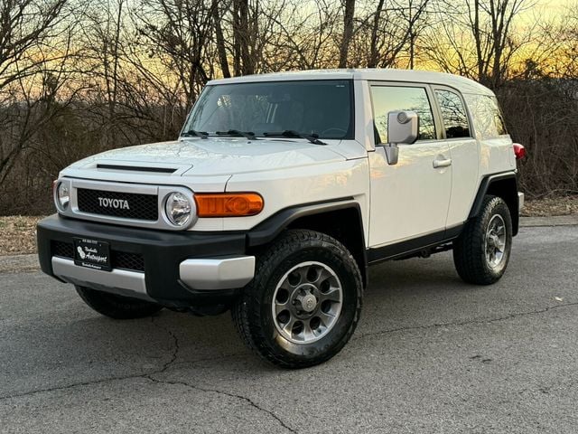 2011 Toyota FJ Cruiser 6-Speed Manual Trans, Rear Diff Lock, Upgrade / Convenience Pack - 22984371 - 0