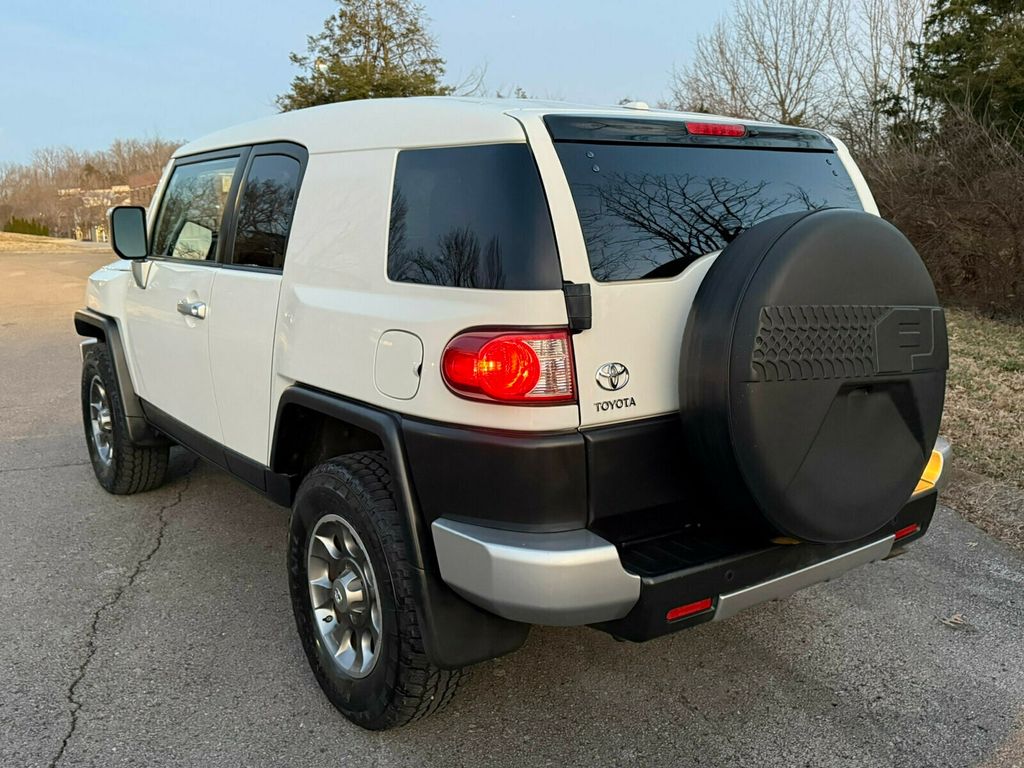 2011 Toyota FJ Cruiser 6-Speed Manual Trans, Rear Diff Lock, Upgrade / Convenience Pack - 22984371 - 16