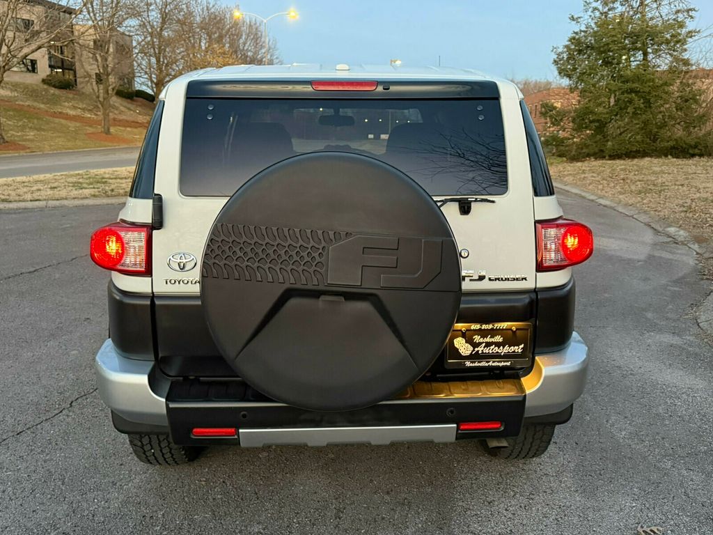 2011 Toyota FJ Cruiser 6-Speed Manual Trans, Rear Diff Lock, Upgrade / Convenience Pack - 22984371 - 17