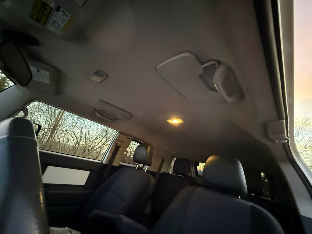 2011 Toyota FJ Cruiser 6-Speed Manual Trans, Rear Diff Lock, Upgrade / Convenience Pack - 22984371 - 41