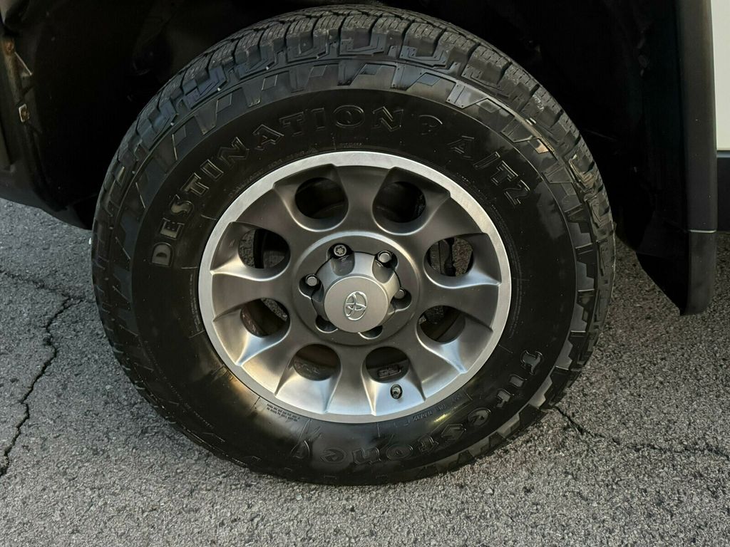 2011 Toyota FJ Cruiser 6-Speed Manual Trans, Rear Diff Lock, Upgrade / Convenience Pack - 22984371 - 42