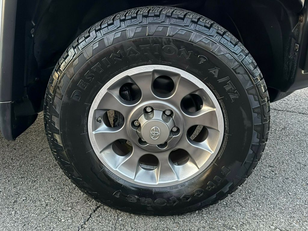 2011 Toyota FJ Cruiser 6-Speed Manual Trans, Rear Diff Lock, Upgrade / Convenience Pack - 22984371 - 45