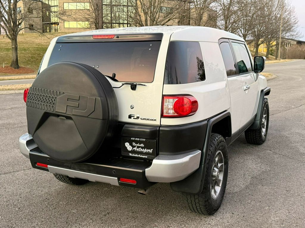 2011 Toyota FJ Cruiser 6-Speed Manual Trans, Rear Diff Lock, Upgrade / Convenience Pack - 22984371 - 5