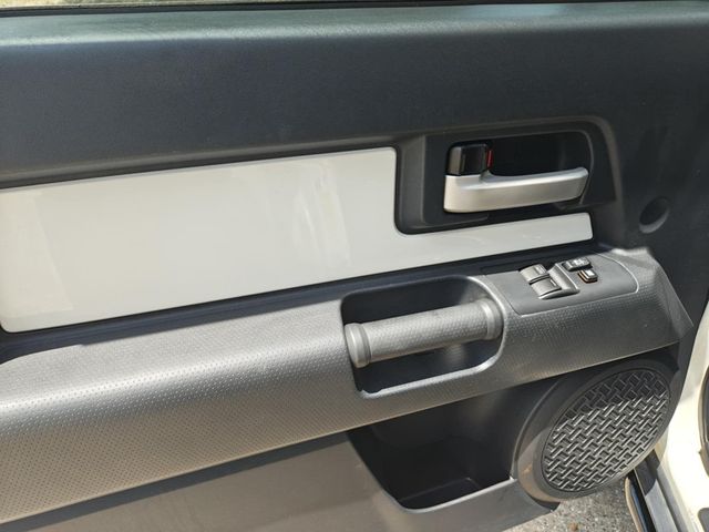 2011 Toyota FJ Cruiser  Print 2011 Toyota FJ Cruiser w/Rear Doors - 22902808 - 13