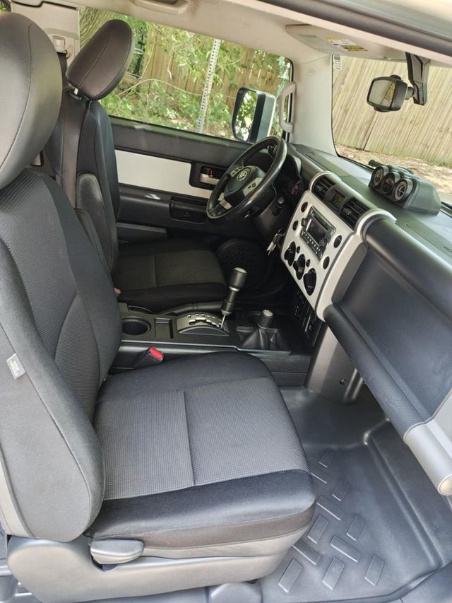 2011 Toyota FJ Cruiser  Print 2011 Toyota FJ Cruiser w/Rear Doors - 22902808 - 22