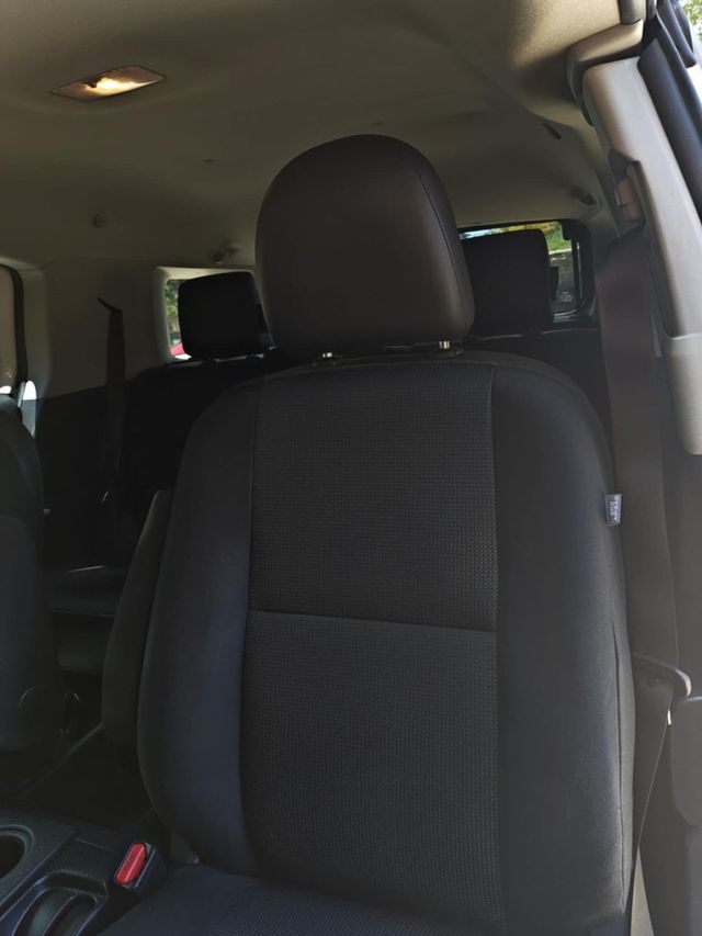 2011 Toyota FJ Cruiser  Print 2011 Toyota FJ Cruiser w/Rear Doors - 22902808 - 31