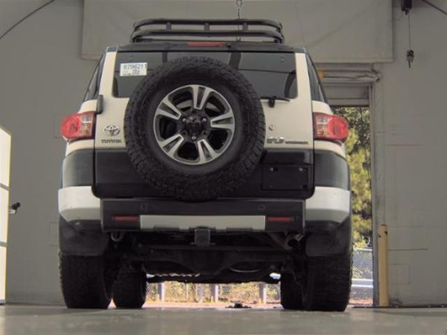 2011 Toyota FJ Cruiser  Print 2011 Toyota FJ Cruiser w/Rear Doors - 22902808 - 40