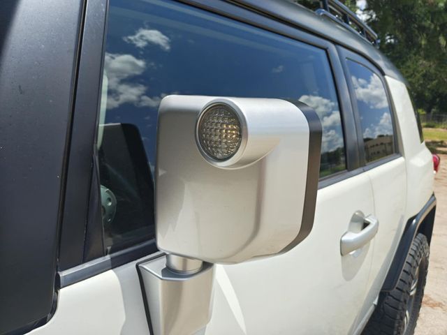 2011 Toyota FJ Cruiser  Print 2011 Toyota FJ Cruiser w/Rear Doors - 22902808 - 7