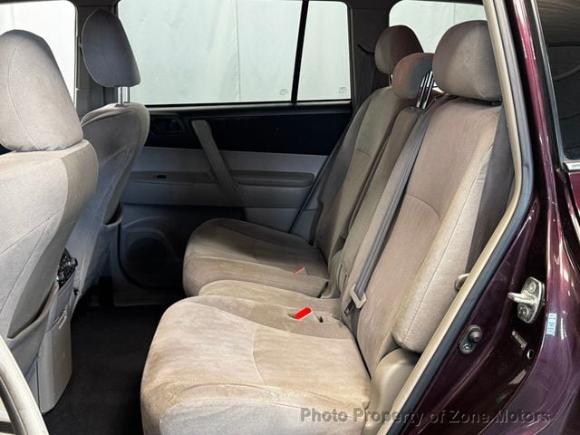 2011 Toyota Highlander BASE - 23037176 - 17