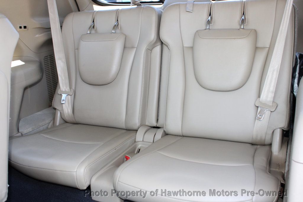 2011 Toyota Highlander SE photo 10