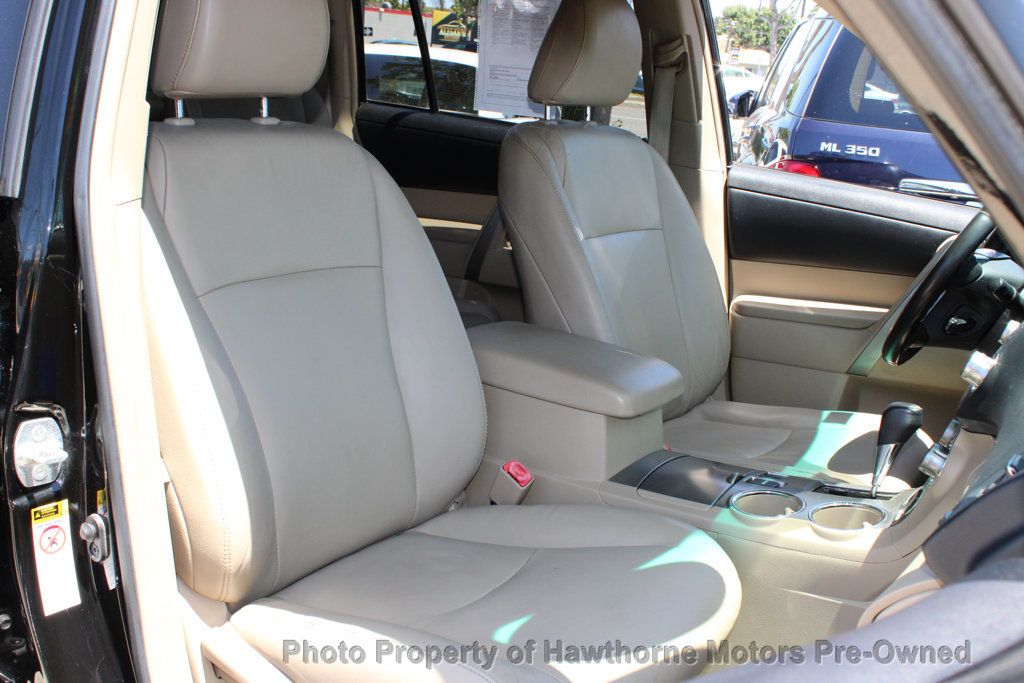 2011 Toyota Highlander SE photo 11