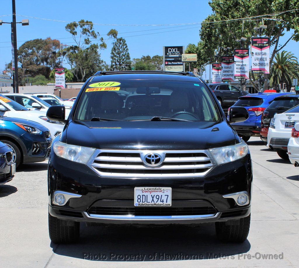 2011 Toyota Highlander SE photo 2