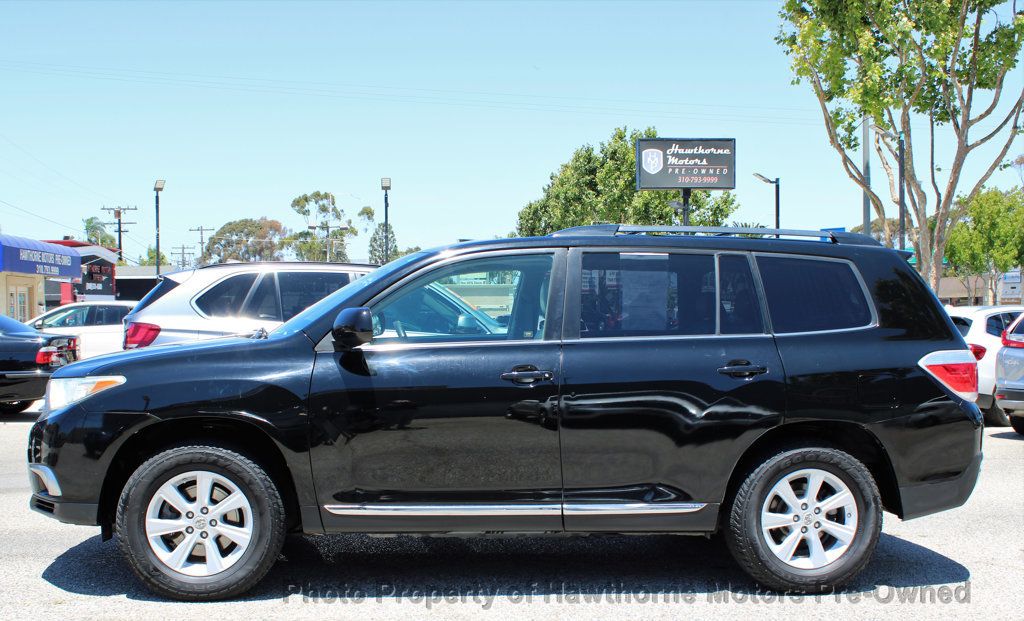 2011 Toyota Highlander SE photo 7