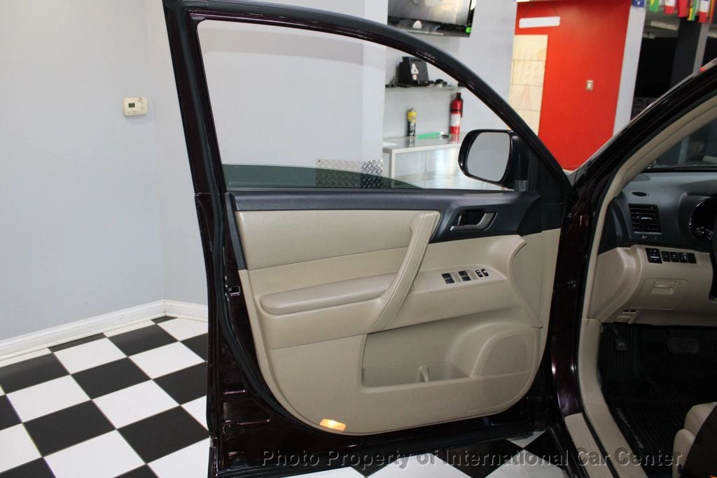 2011 Toyota Highlander Hybrid Sport Utility 4D - 22929130 - 9