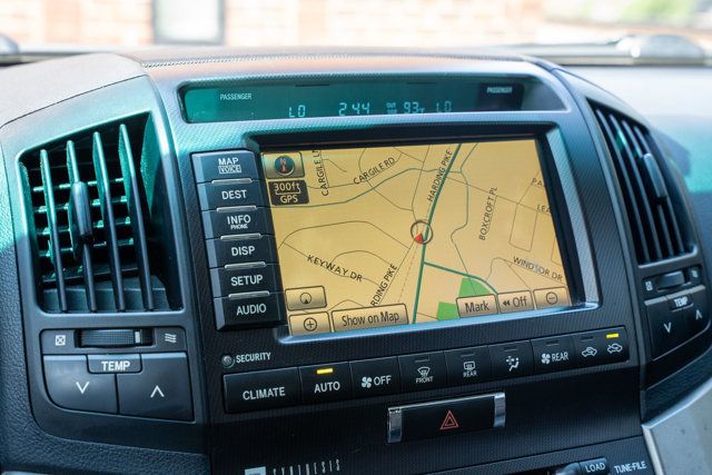 2011 Toyota Land Cruiser LocalTrade/Landcruiser/RearDVD/PushButtonStart/BackupCamera/NAV - 23034226 - 26