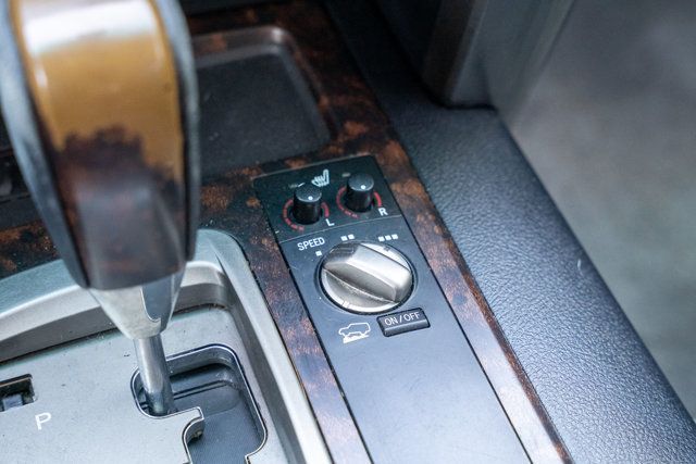 2011 Toyota Land Cruiser LocalTrade/Landcruiser/RearDVD/PushButtonStart/BackupCamera/NAV - 23034226 - 30