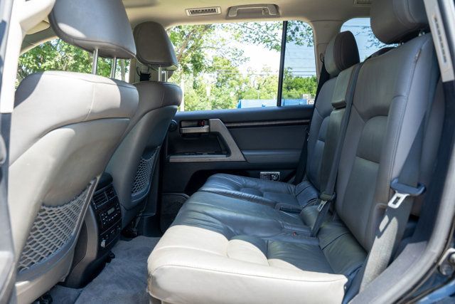 2011 Toyota Land Cruiser LocalTrade/Landcruiser/RearDVD/PushButtonStart/BackupCamera/NAV - 23034226 - 46