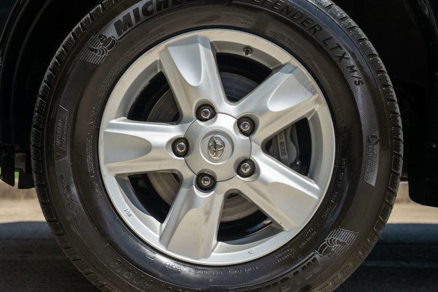 2011 Toyota Land Cruiser LocalTrade/Landcruiser/RearDVD/PushButtonStart/BackupCamera/NAV - 23034226 - 53