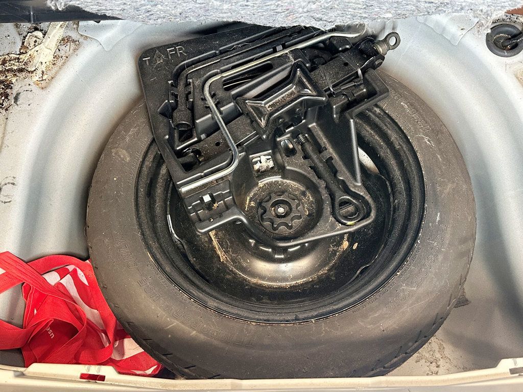 2011 Toyota Prius 5dr Hatchback I - 23065901 - 42