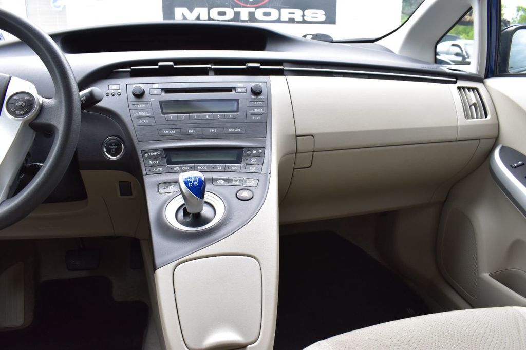 2011 Toyota Prius 5dr Hatchback II - 21933828 - 26