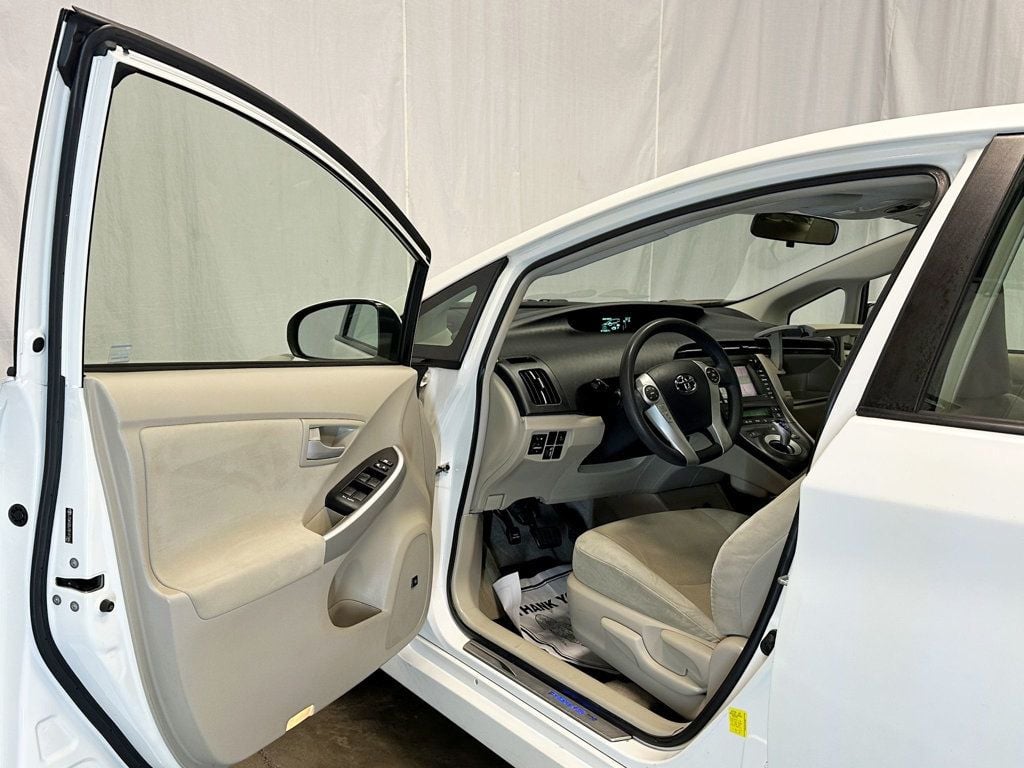 2011 Toyota Prius 5dr Hatchback III - 23065901 - 15