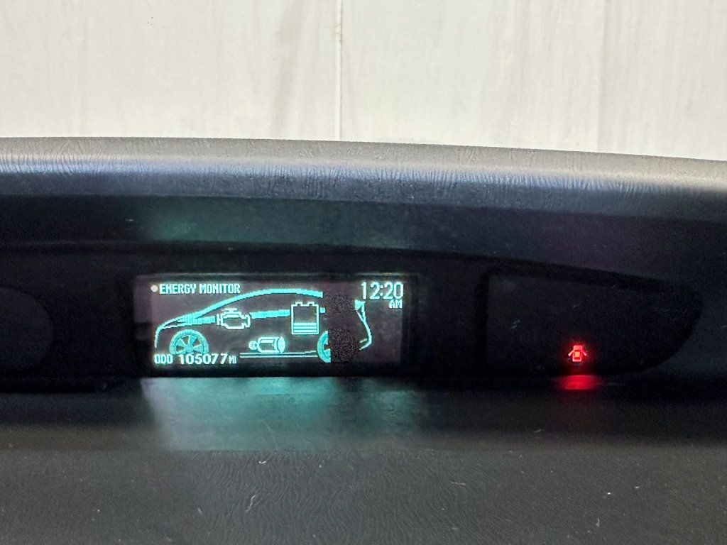 2011 Toyota Prius 5dr Hatchback III - 23065901 - 27