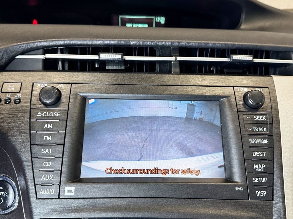 2011 Toyota Prius 5dr Hatchback III - 23065901 - 29