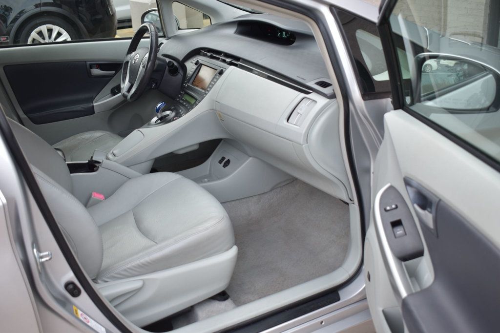 2011 Toyota Prius 5dr Hatchback IV - 22956873 - 17