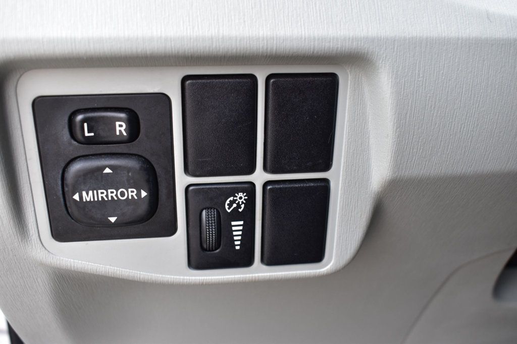 2011 Toyota Prius 5dr Hatchback IV - 22956873 - 38