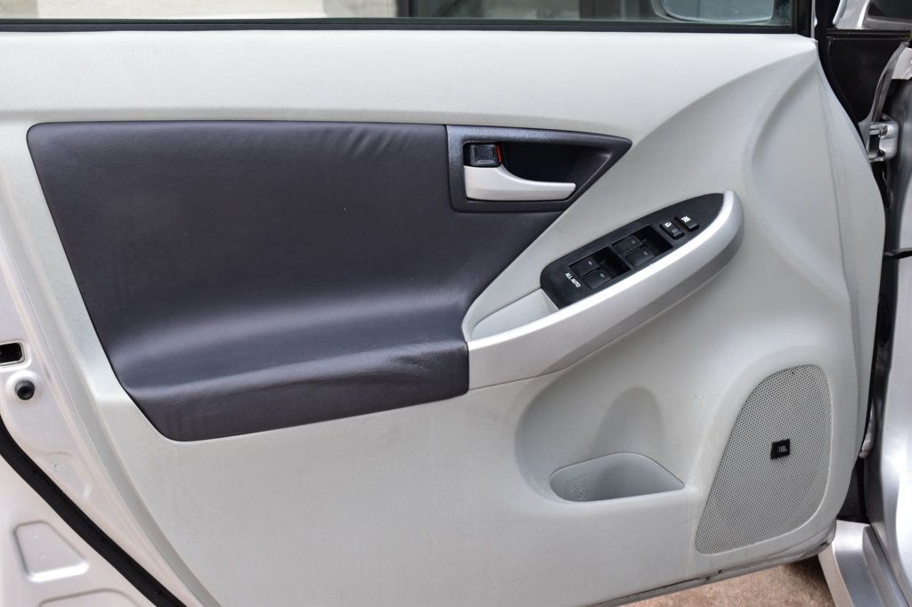 2011 Toyota Prius 5dr Hatchback IV - 22956873 - 40