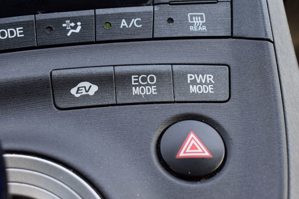 2011 Toyota Prius 5dr Hatchback IV - 23049633 - 38