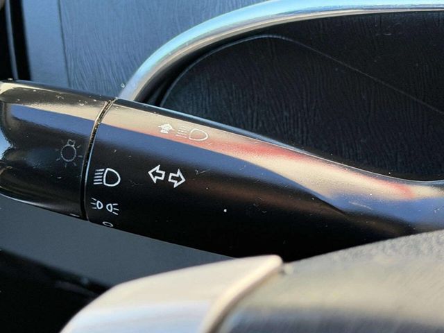 2011 Toyota Prius Five 4dr Hatchback - 22962835 - 35