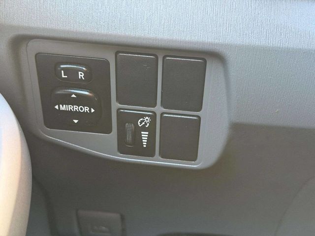 2011 Toyota Prius Five 4dr Hatchback - 22962835 - 37