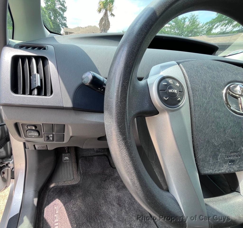 2011 Toyota Prius Hybrid - 22160988 - 29