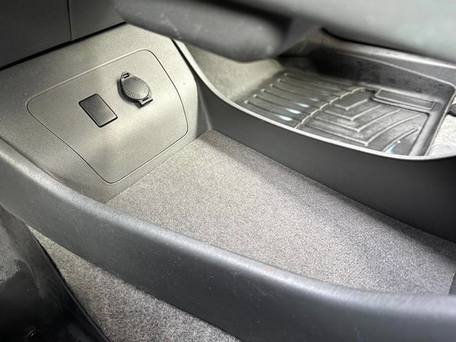 2011 Toyota Prius One 4dr Hatchback - 22933748 - 36