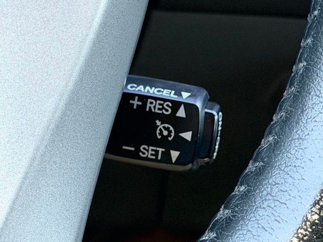 2011 Toyota Prius One 4dr Hatchback - 23016876 - 32