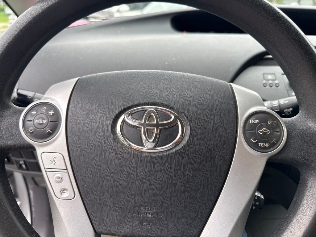 2011 Toyota Prius Three - 23045790 - 11