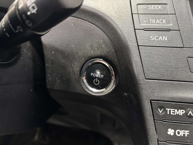 2011 Toyota Prius Two 4dr Hatchback - 22959332 - 24