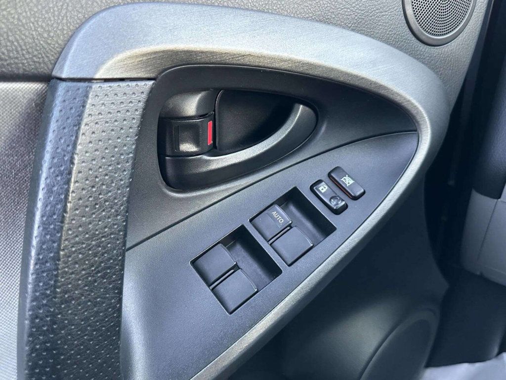 2011 Toyota RAV4 4WD 4dr 4-cyl 4-Speed Automatic - 23010688 - 28