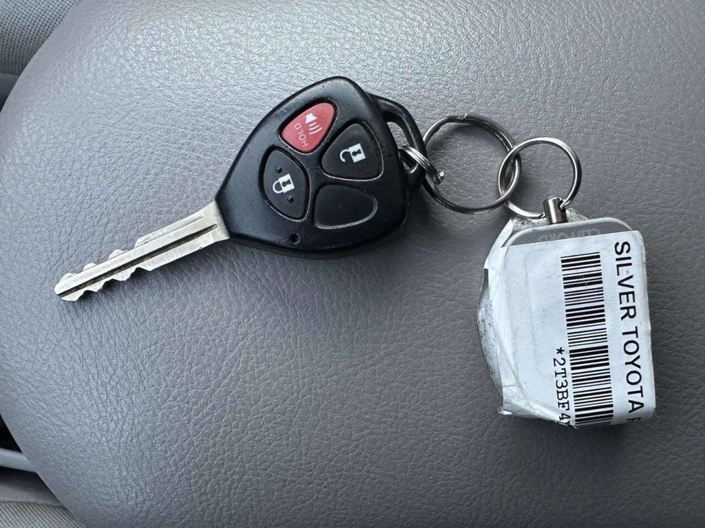 2011 Toyota RAV4 4WD 4dr 4-cyl 4-Speed Automatic - 23010688 - 31