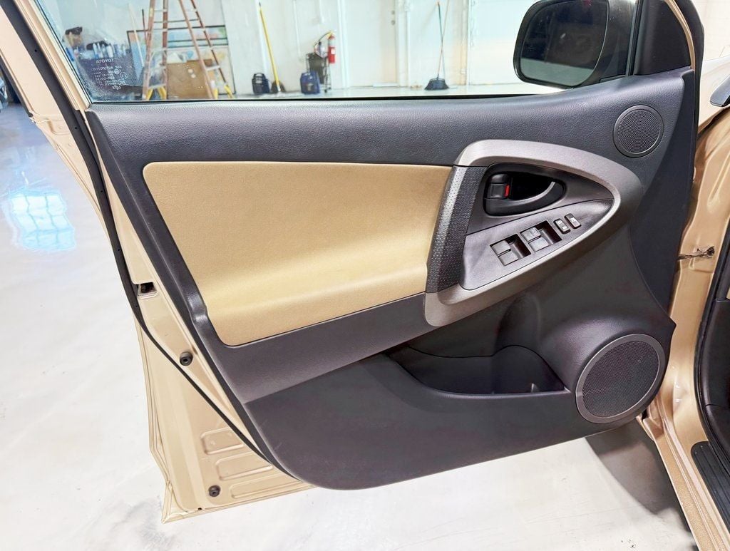 2011 Toyota RAV4 FWD 4dr 4-cyl 4-Speed Automatic - 22917903 - 20