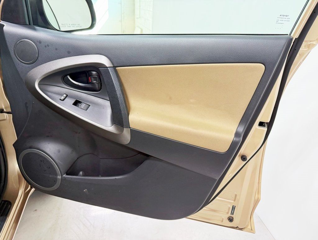 2011 Toyota RAV4 FWD 4dr 4-cyl 4-Speed Automatic - 22917903 - 31