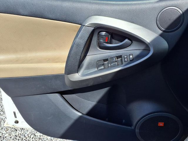 2011 Toyota RAV4 FWD 4dr 4-cyl 4-Speed Automatic Ltd - 22956330 - 13