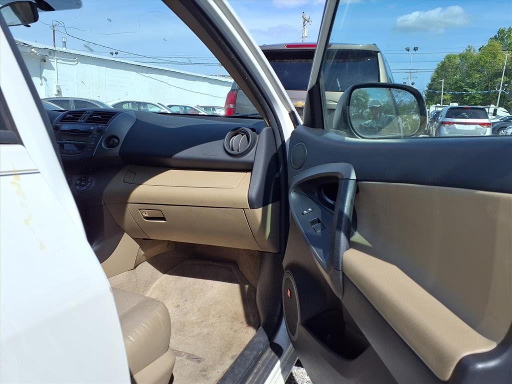 2011 Toyota RAV4 FWD 4dr 4-cyl 4-Speed Automatic Ltd - 22956330 - 19